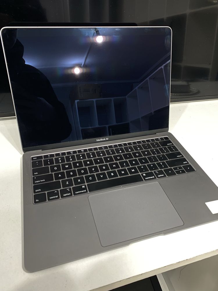 Ноутбук macbook air a1932 2019 8 256 i5