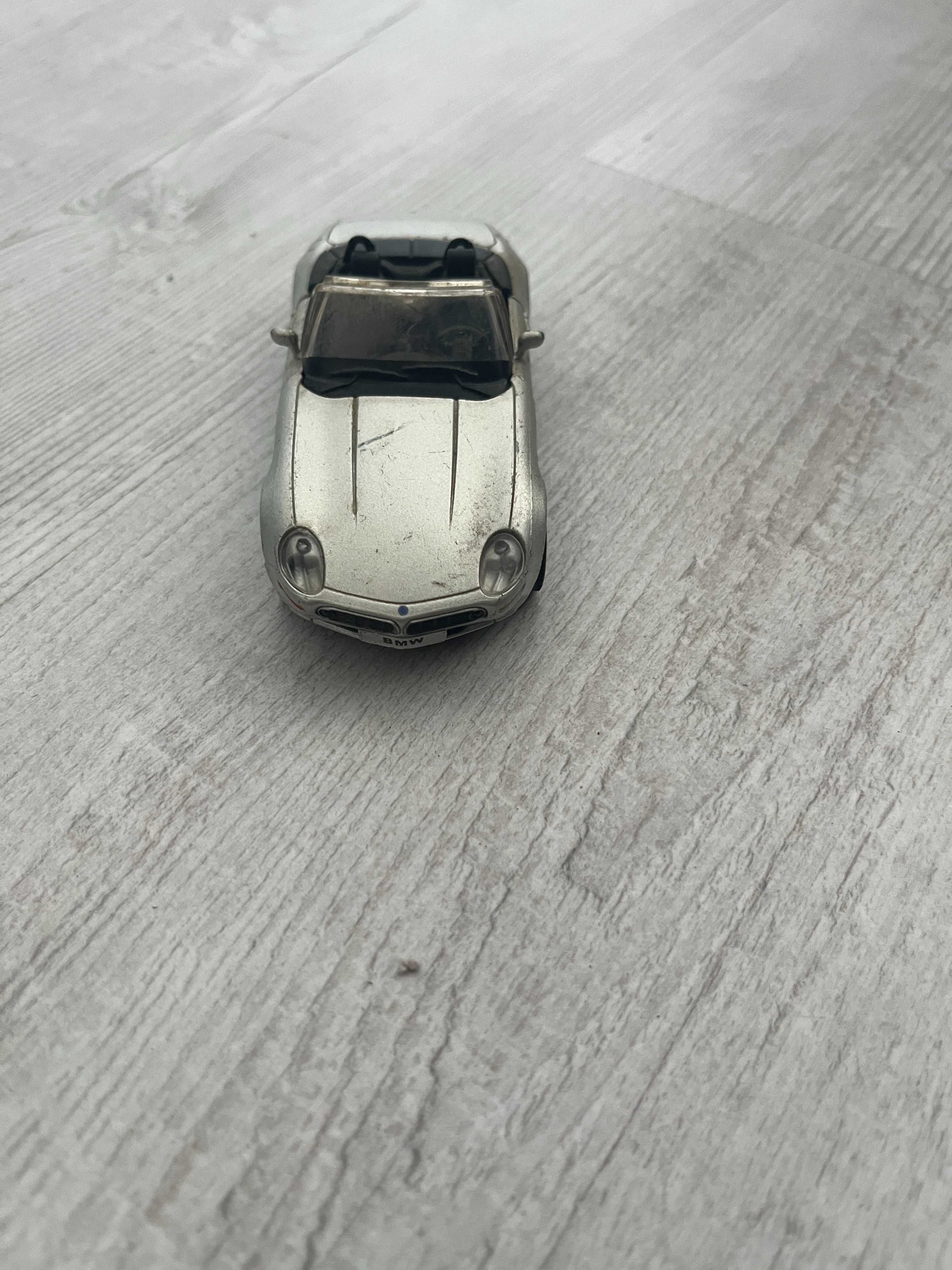 Model BMW Z8 1:43