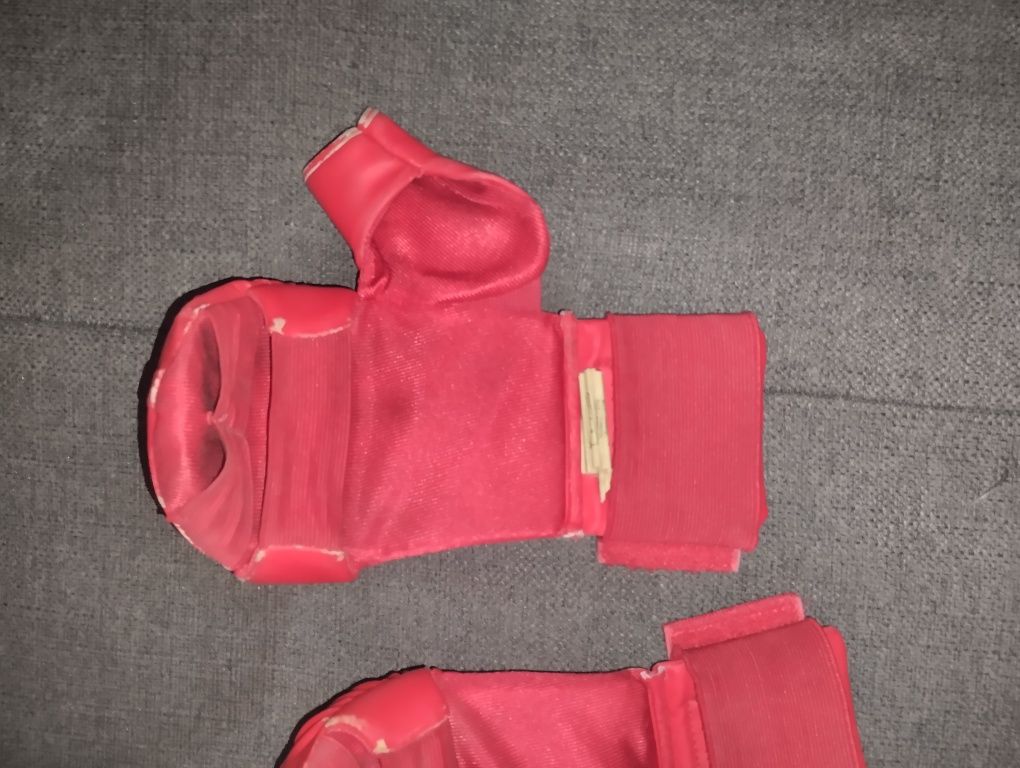 Luvas de karaté kumite aka "vermelho"