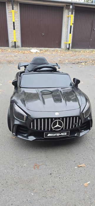 Samochód elektryczny dla dzieci MERCEDES AMG czarny
Nowość