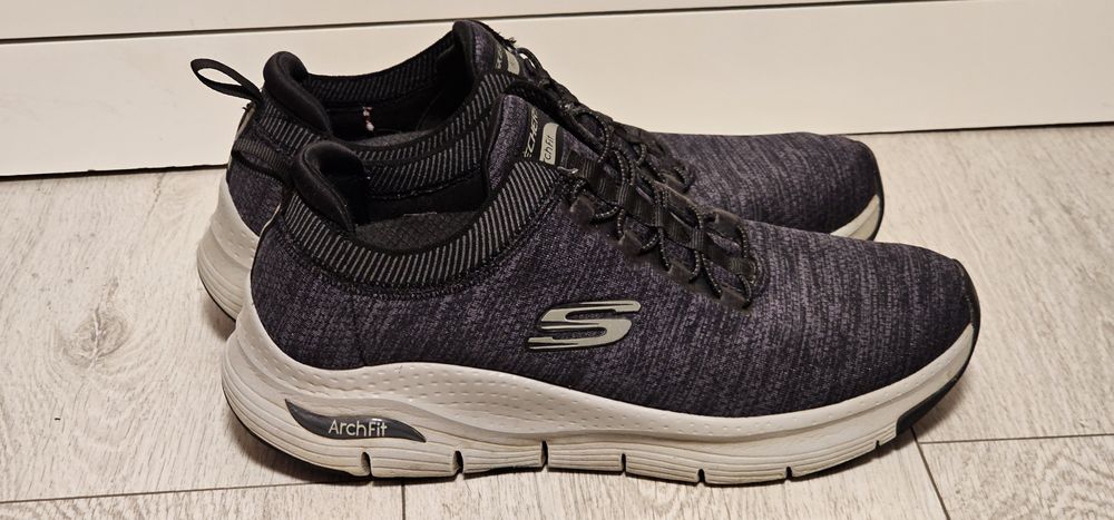 Skechers Arch Fit buty męskie sportowe rozmiar 43 wkładka 27,5cm
