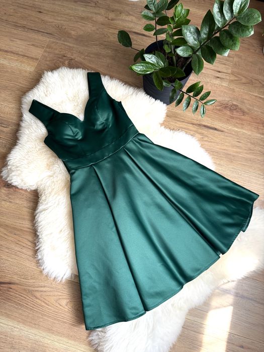 Витончена вечірня сукня в стилі old money, шита індивідуально