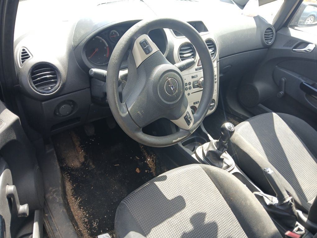 Opel Corsa d maska I inne 1.3