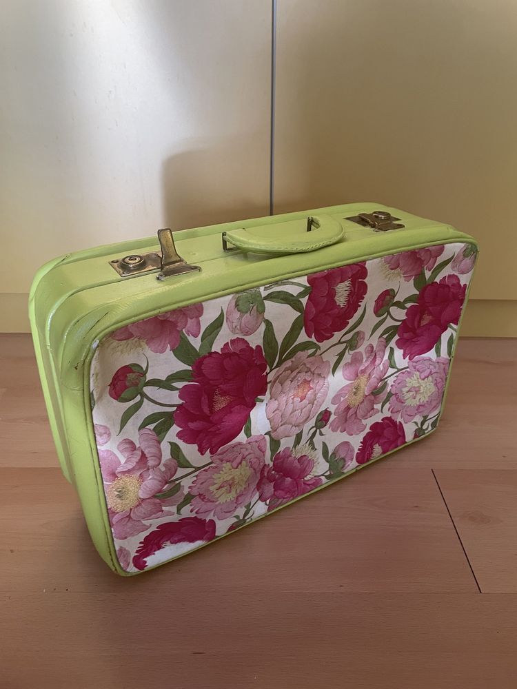 Walizka w stylu retro