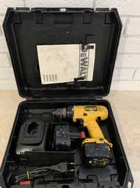 Шуруповерт DEWALT DW927K2