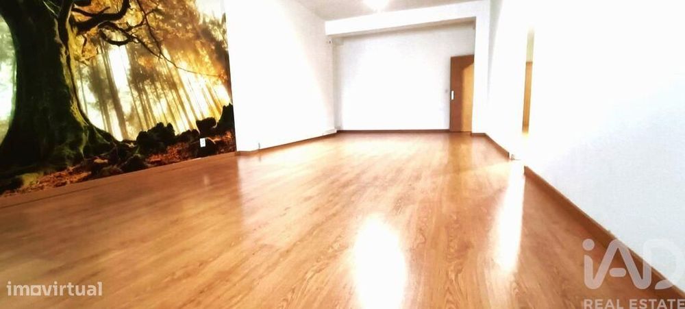 Loja / Estabelecimento Comercial em Baguim do Monte (Rio Tinto) de 136