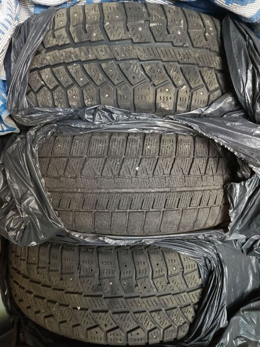 Продам в отличном состоянии резину с диском Близзак 15 радиуса  недоро