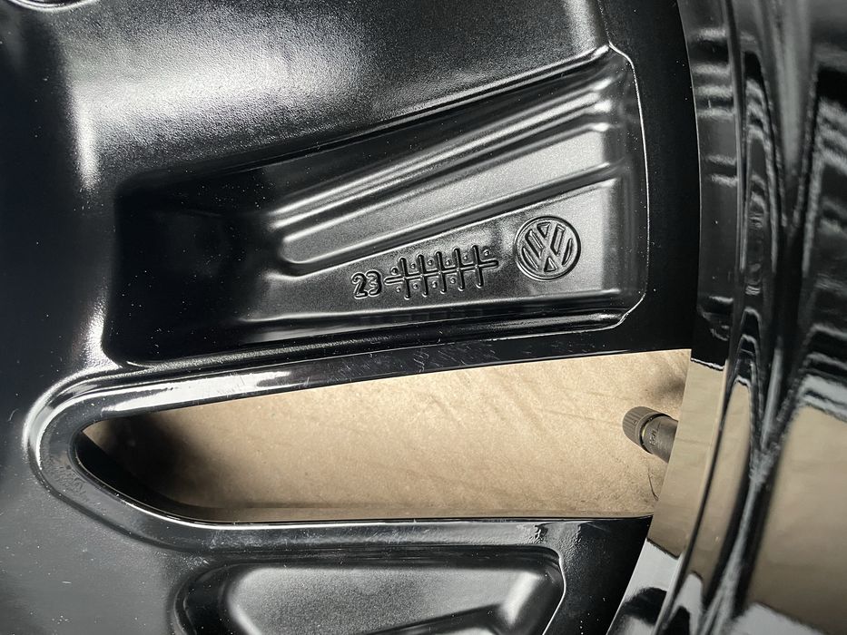 Диски VW ID7 R19 з зимовими шинами