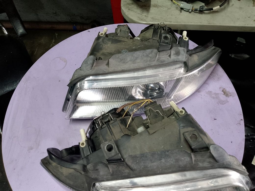 Lampy przód Audi a4b5
