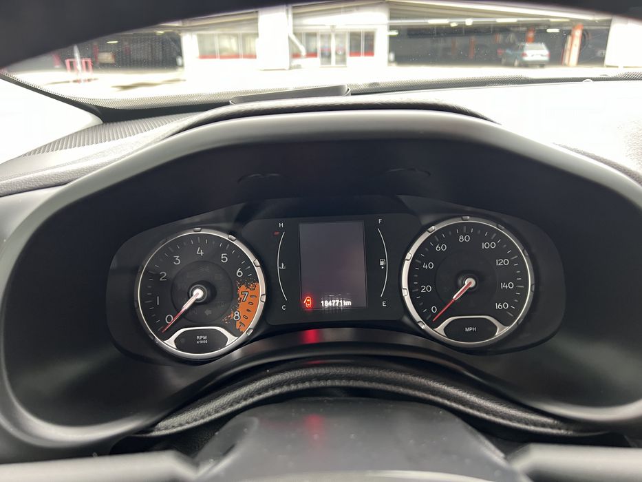 Продам Jeep Renegade Latitude 2016