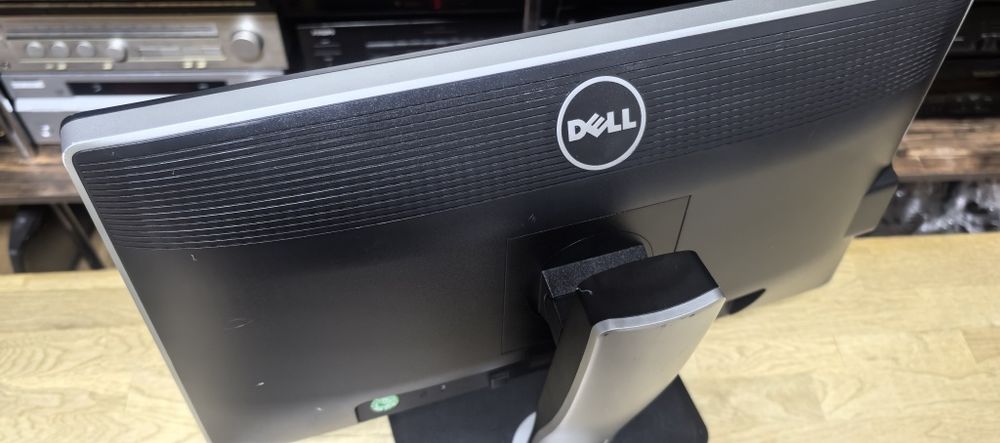 Монітор Dell U2312HMt/VGA/DVI/DP