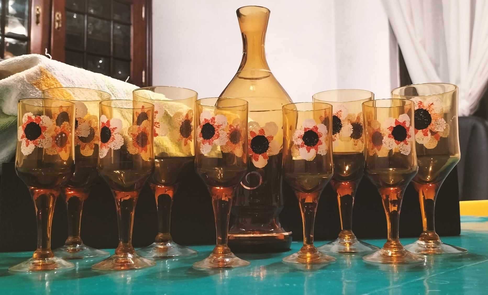 Copos antigos em bom estado
