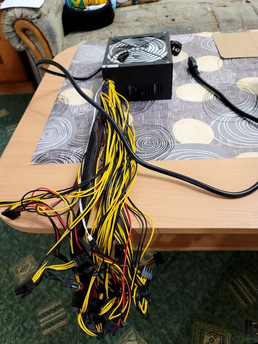 Продам блок живлення Comstars 1850w