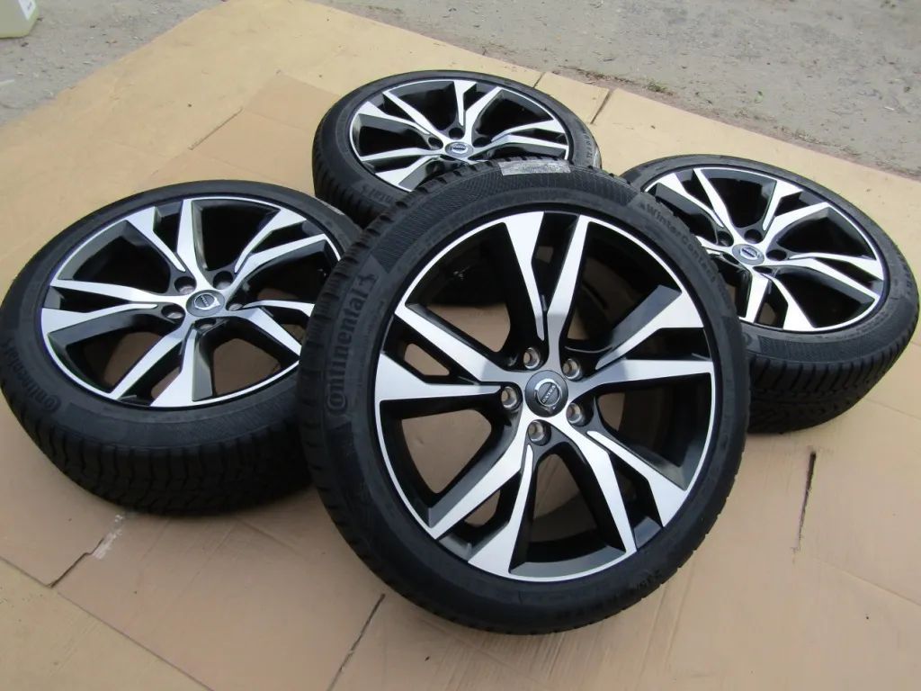4x Felgi Koła 18 Volvo S40 V60 S90 V90 C30 S60 XC40 XC60 + Opony 235/45 18