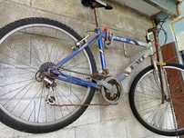 Três bicicletas usados