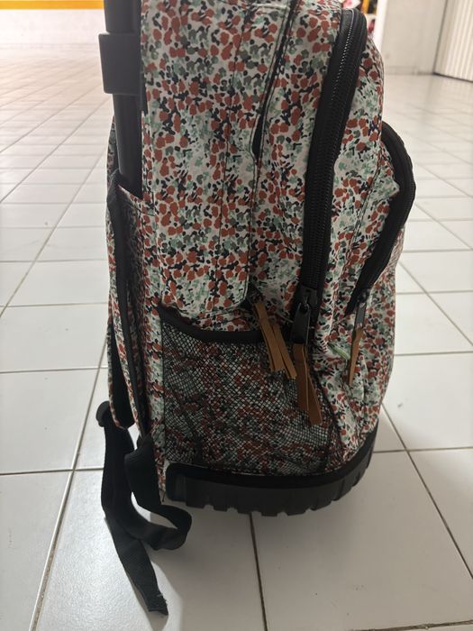 Vendo mochila em muito bom estado