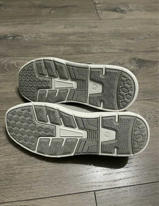 Кросівки на підлітка.40р