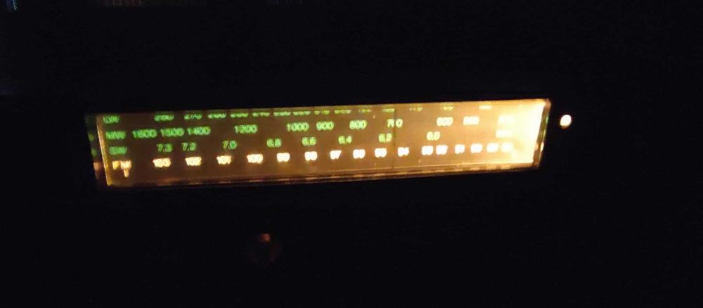 Amplituner RFT Robotron SR2410 wzmacniacz stereo z radio vintage audio