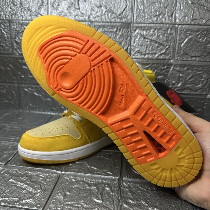 Чоловічі кросівки Air Jordan 1 High Zoom Cmft2 Yellow/Beige FJ5743-700