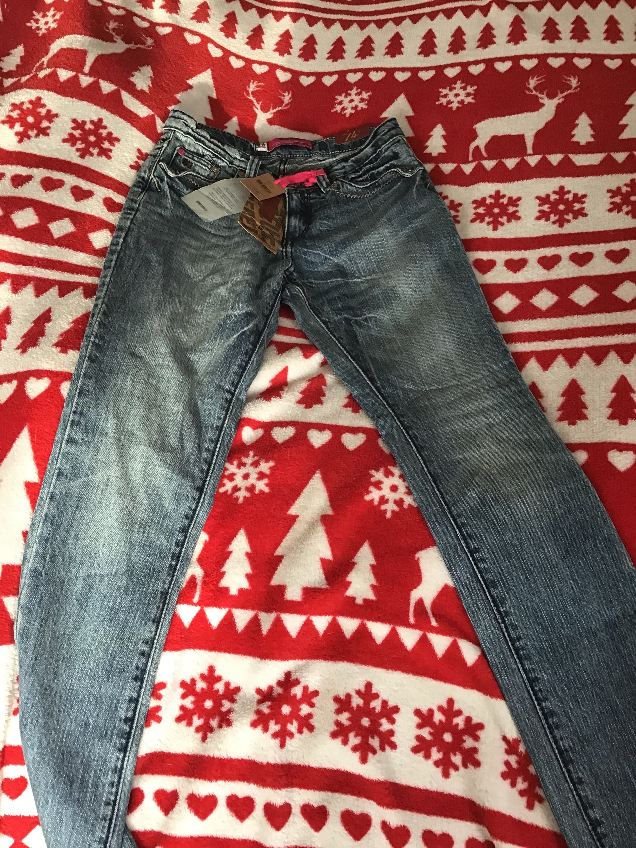 Nowe jeansy, na wzrost 164 cm.