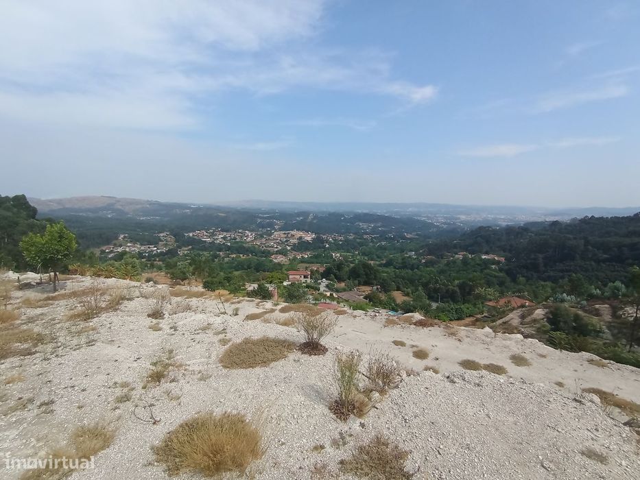 Terremo com 1 hectare em Travassós, Fafe