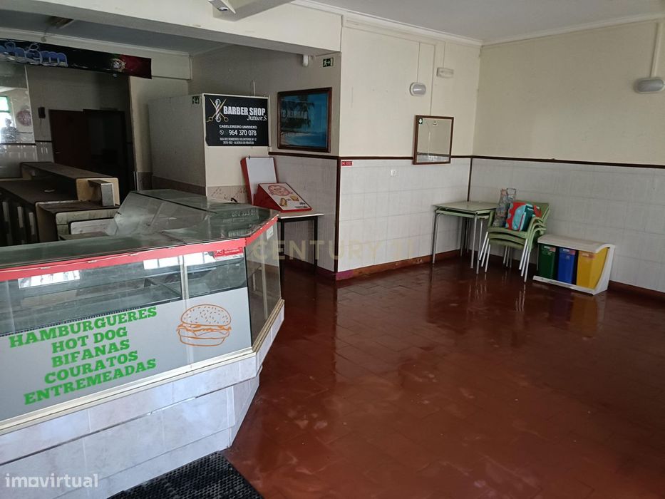 Espaço Comercial na Rua Passos Manuel, Alhandra