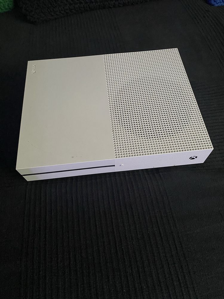 Xbox one 500gb + pad