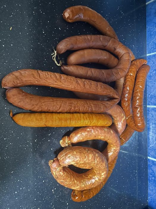 Продам домашню ковбасу, сосиски, мисливські ковбаски власного копчення