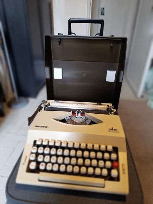 máquina de escrever Messa