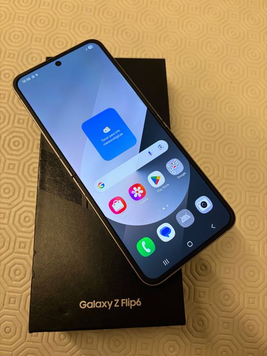 Samsung Z Flip6 cinzento 12/256GB como novo com garantia