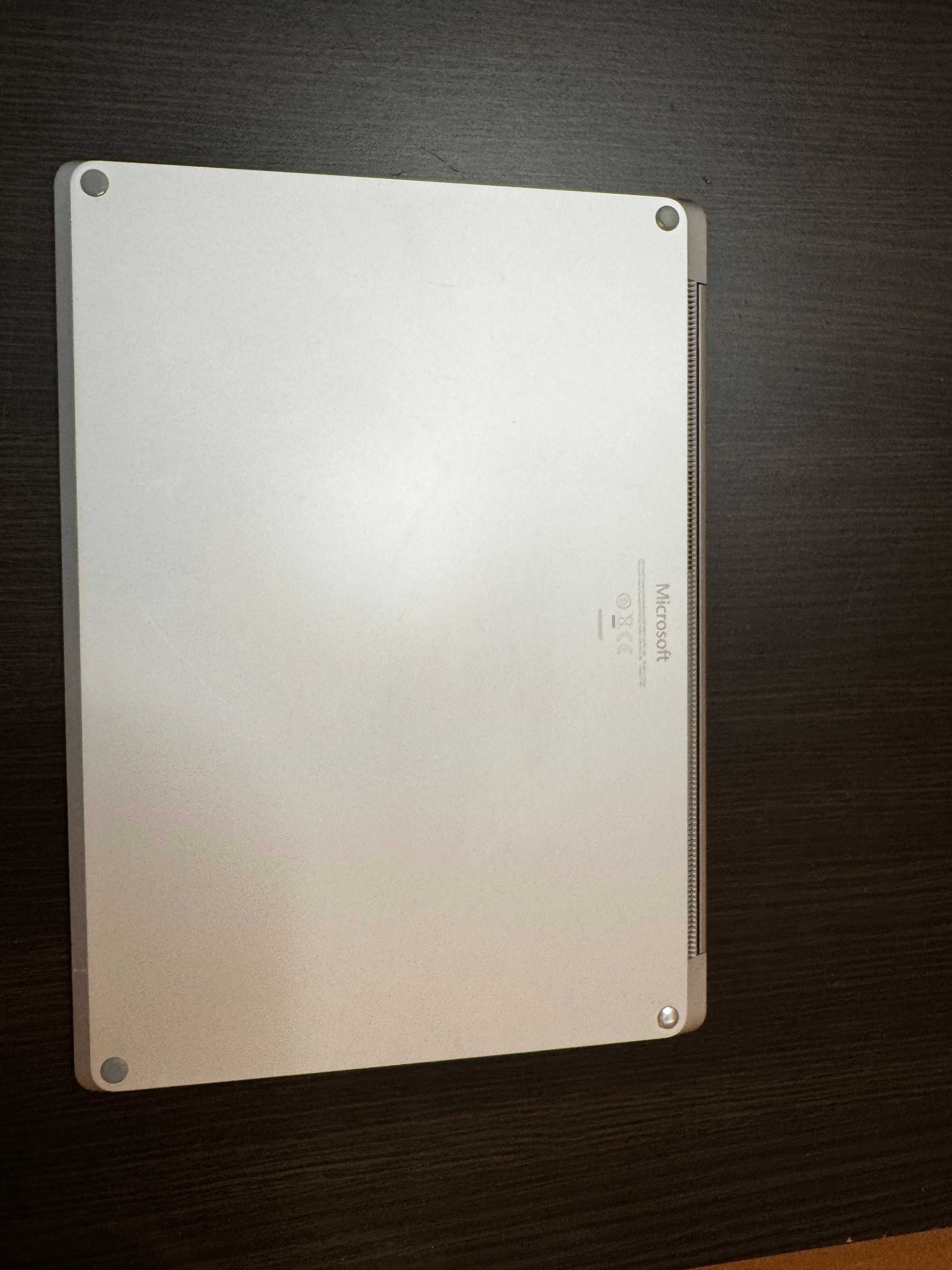 Microsoft Surface Laptop 2 Intel i-7 8th Gen 256/8 GB