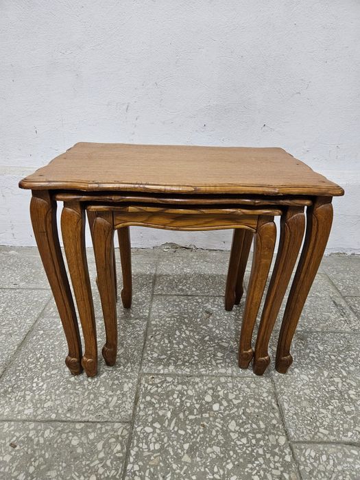 Francuskie stoliczki ludwikowskie trojaki /