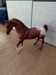 Figurka konia Breyer Classic 937 - Chestnut appaloosa