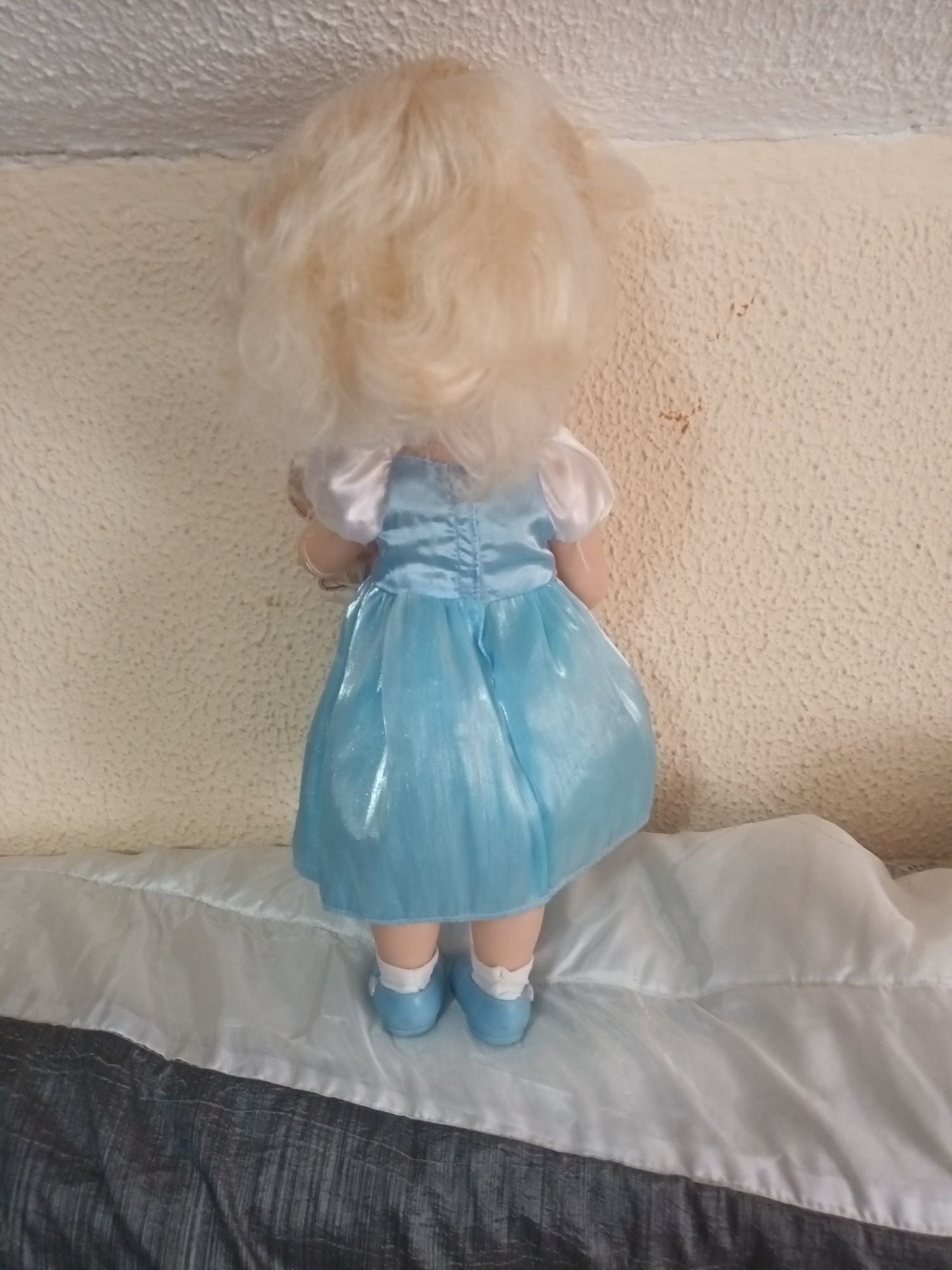 20€ negociável Boneca Elsa da Disney 35cm entrego em rio tinto