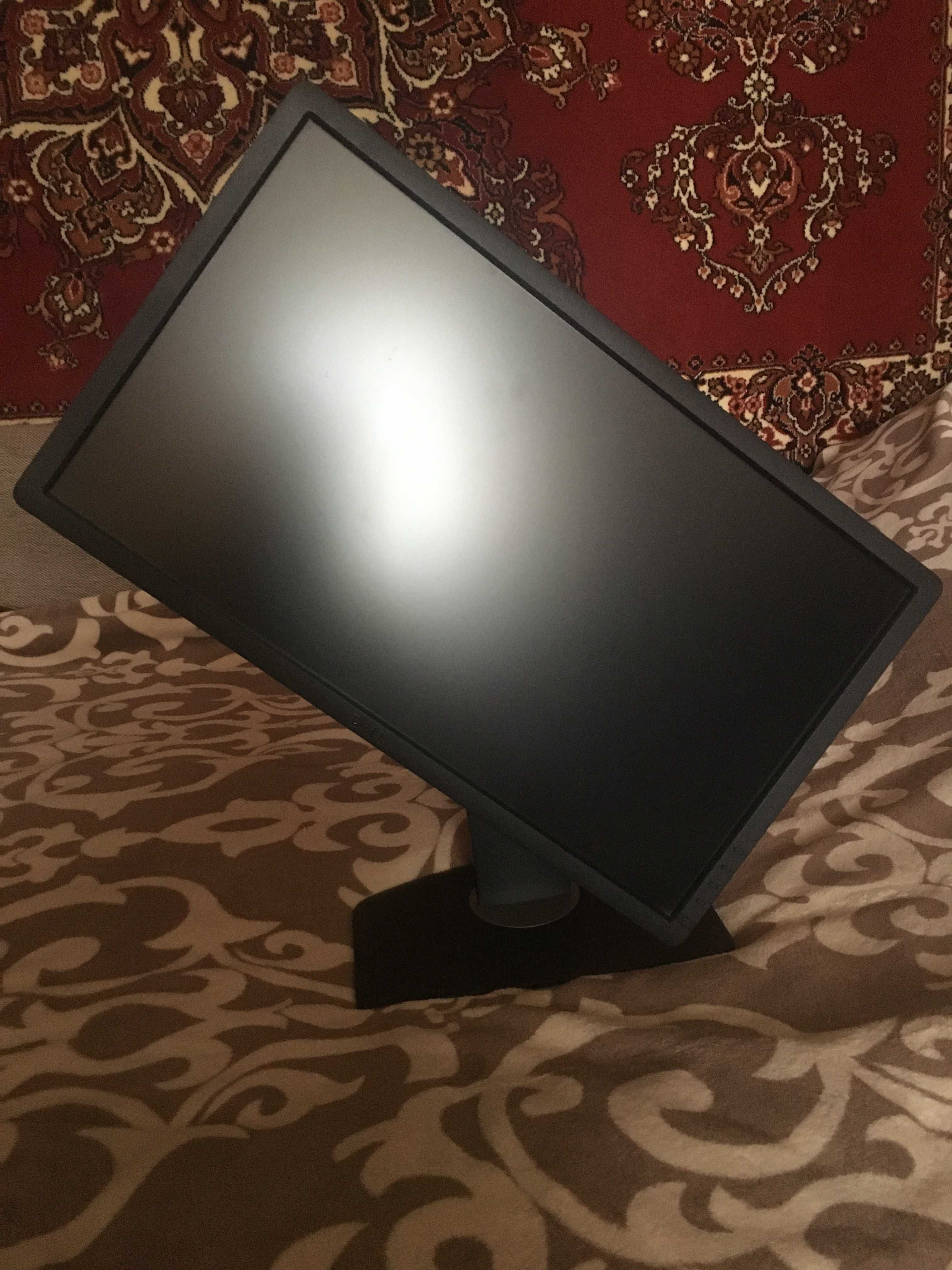 Монитор 23" DELL U2312HM IPS  (1920x1080) DP, DVI, VGA (Битые пиксели)