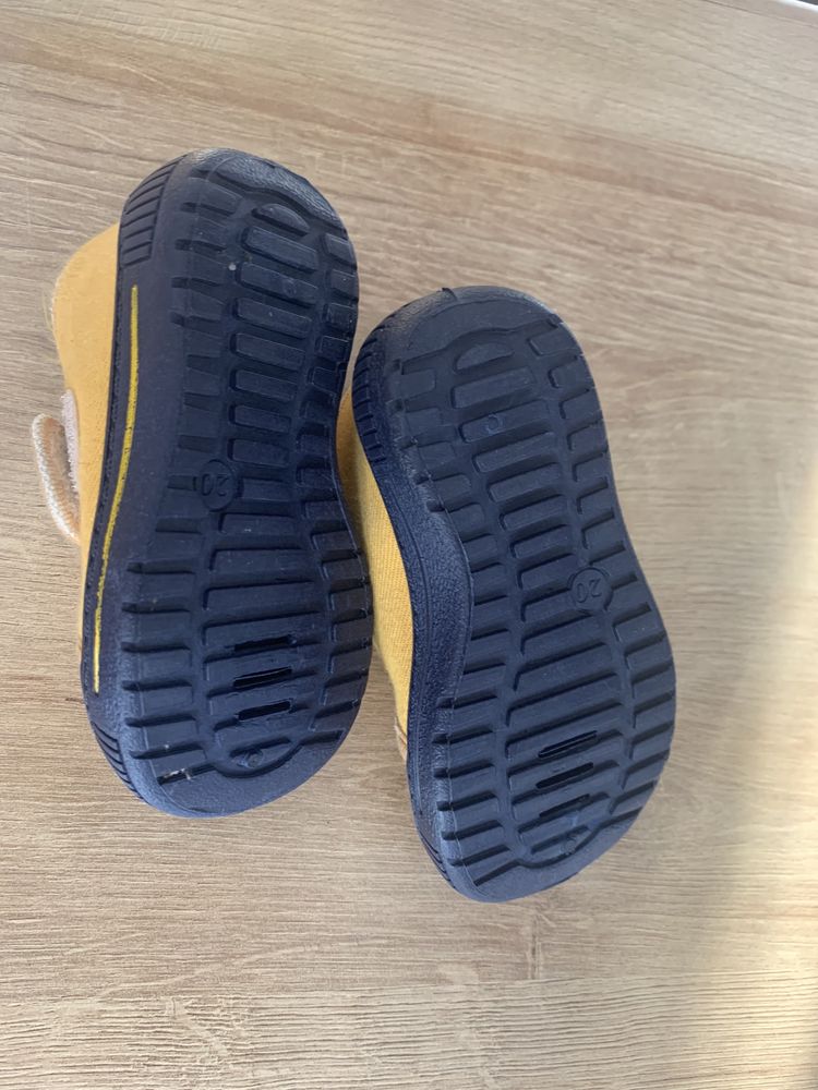 Buty buciki pantofelki do żłobka r. 20
