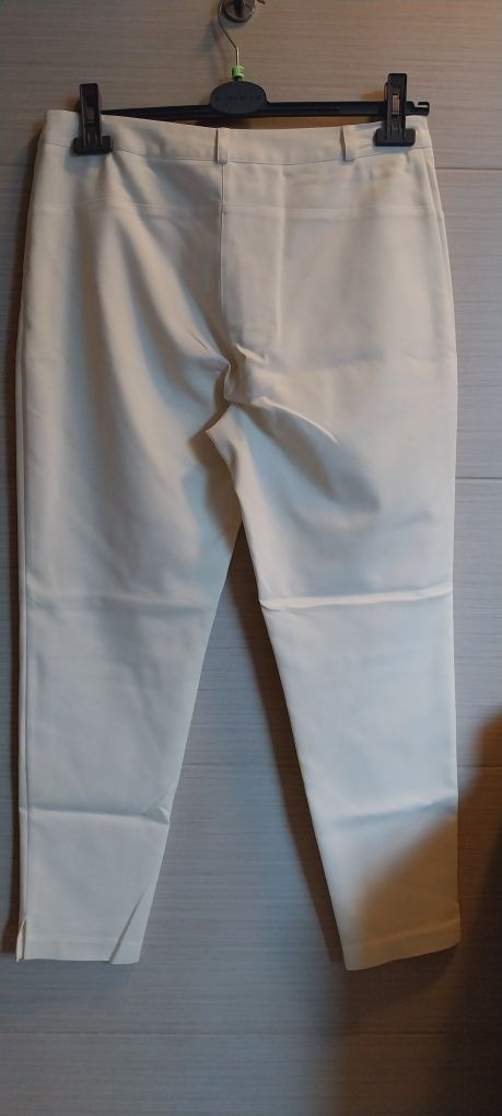 Bardzo ładne cygaretki r.XL  w kolorze śmietankowej bieli.