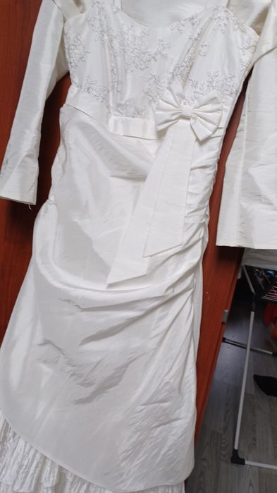 Suknia ślubna w kolorze ecru 40/164cm