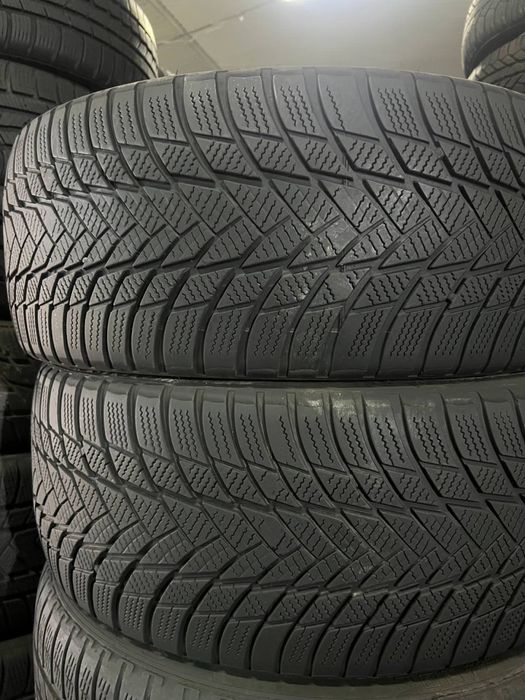 Автошини зимові BRIDGESTONE 245/45/20 (2шт)Колеса,Гума,Скати, Шини)