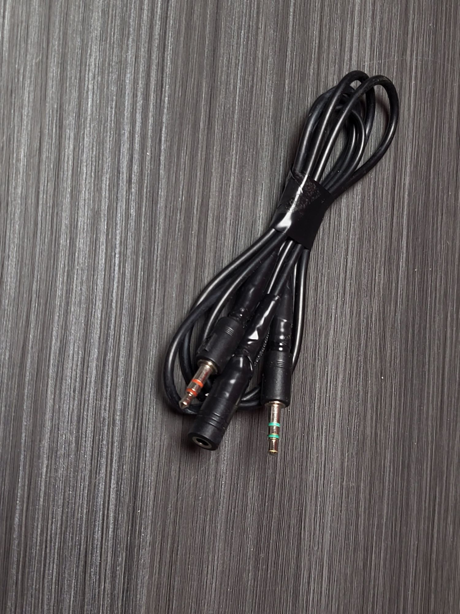 Kabel rozdzielacz słuchawkowy Ugreen 3,5 mm mini jack 25 cm, czarny