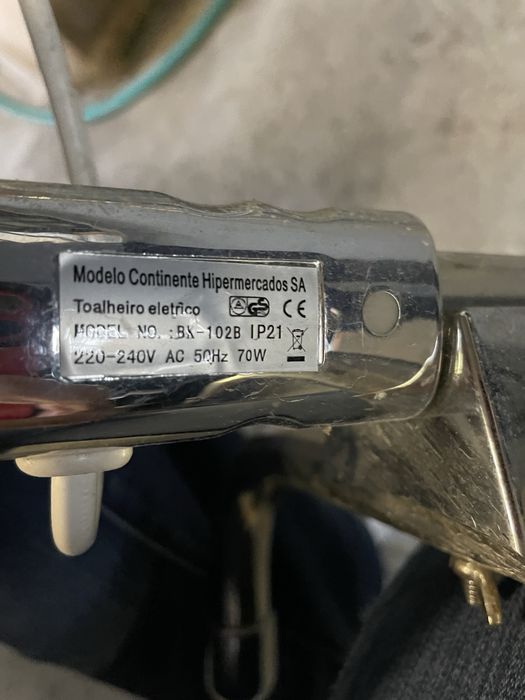 Toalheiro Elétrico com Pé com 5 Barras em inox