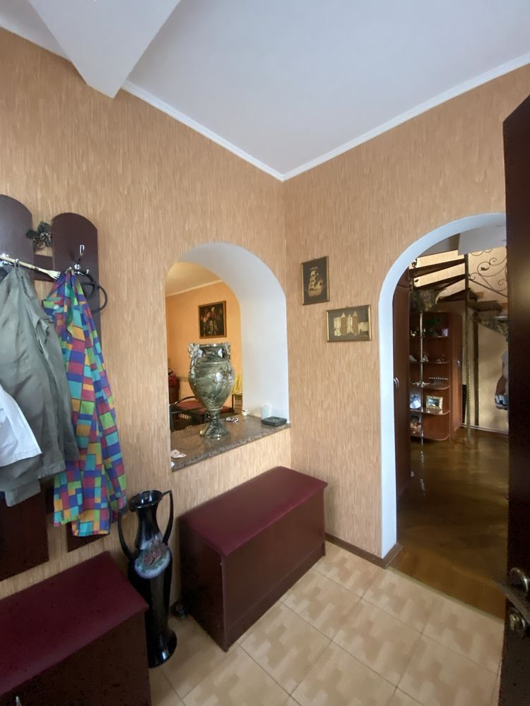 Продам частину будинку в центрі