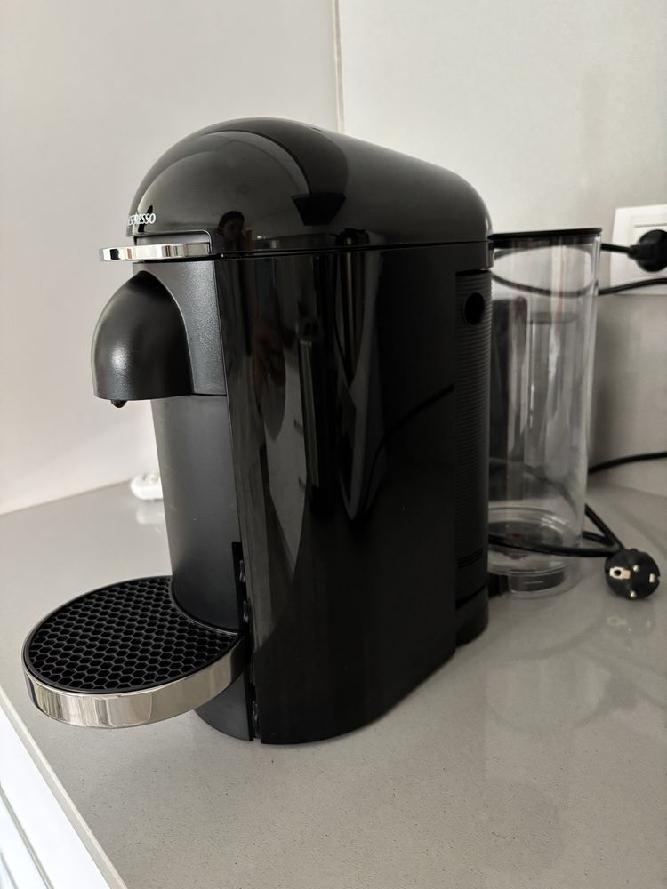 Maquina Nespresso Vertuo Plus Deluxe