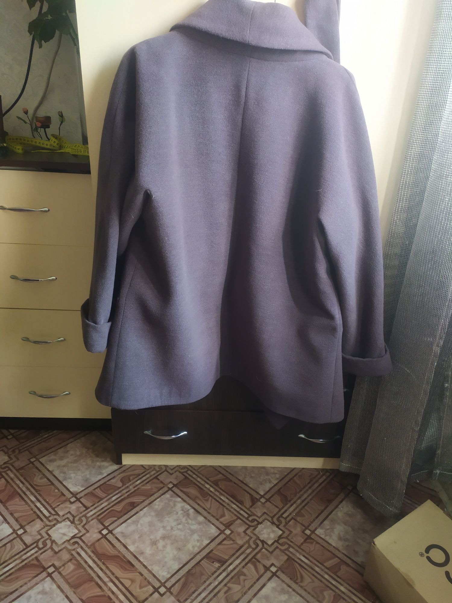 Продам полупальто 48размер