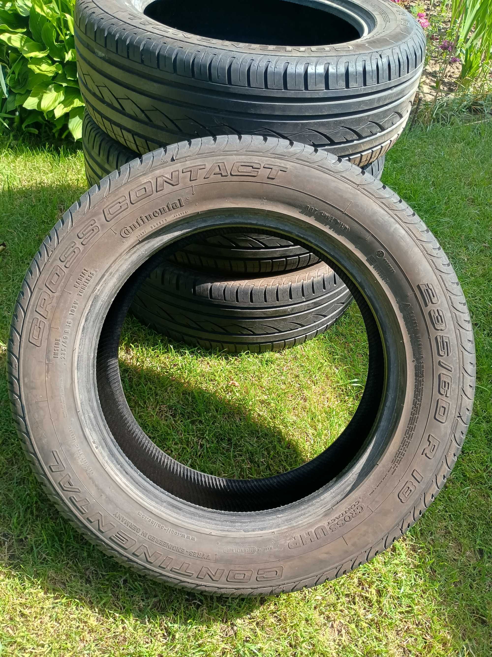 Opony CONTINENTAL 235/60R18 lato CrossContact lato
