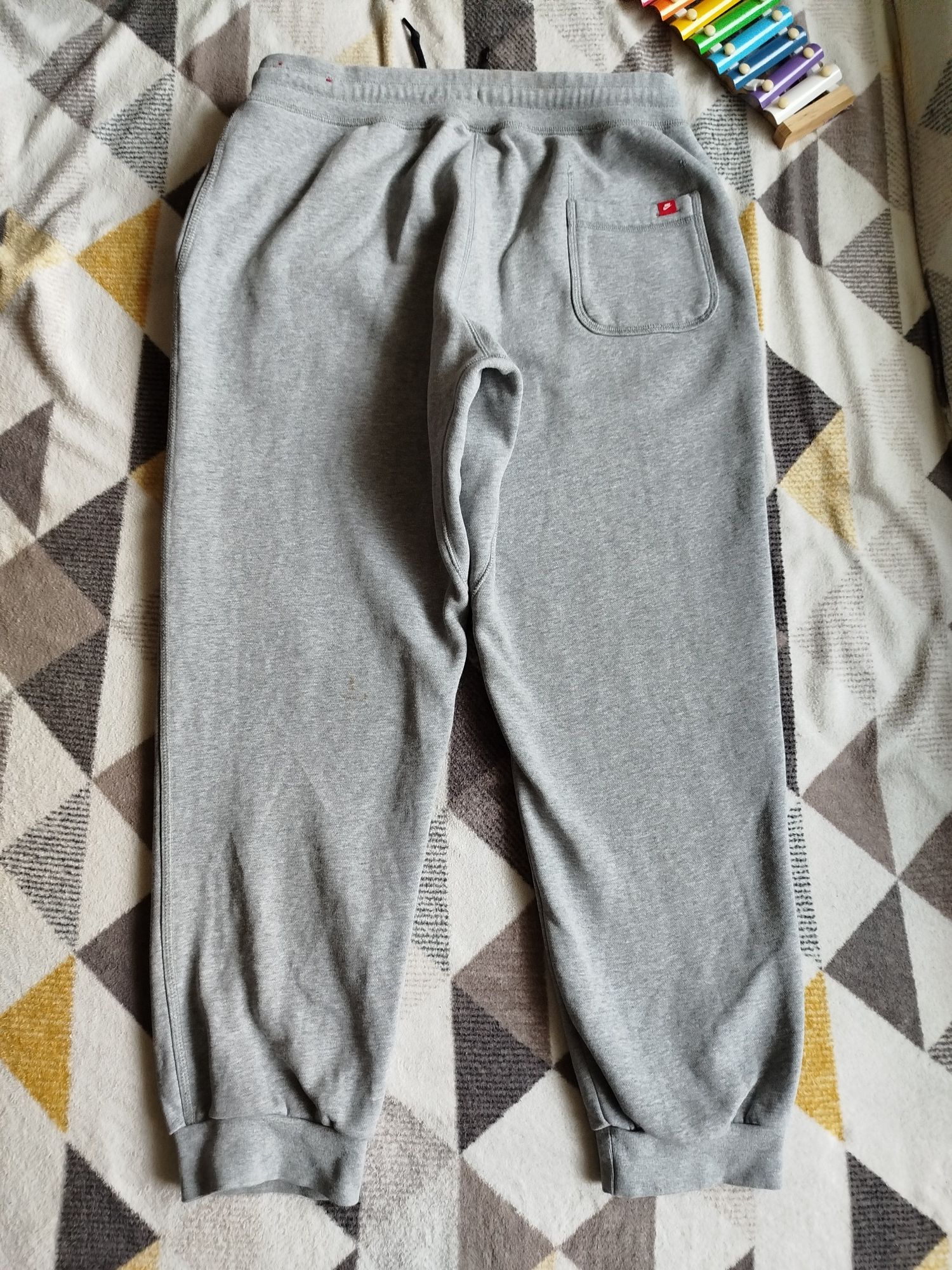 spodnie Nike L Joggery