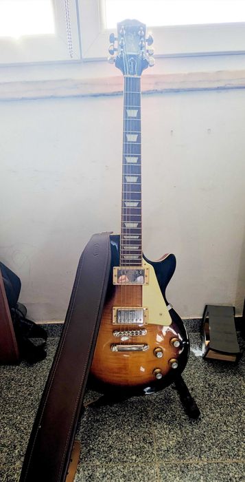 Guitarra Epiphone Les Paul standard e acessorios