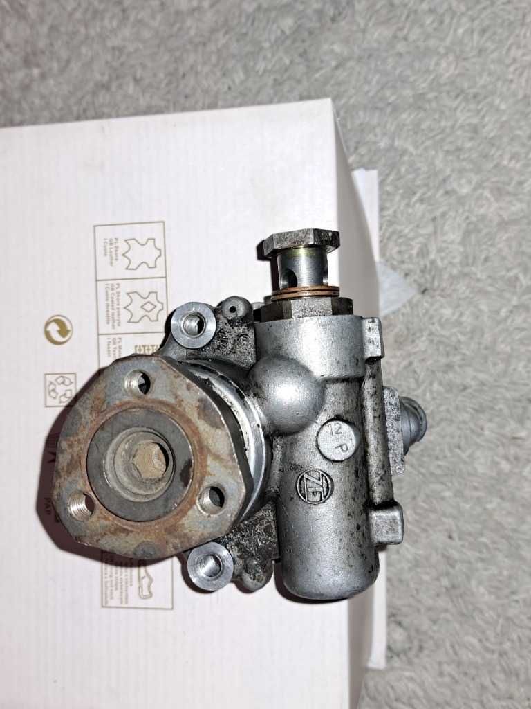 Pompa wspomagania VW CADDY II 1.6 -1.9 '97r-04r'