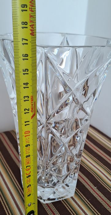 Jarra em vidro lapidado, Nova