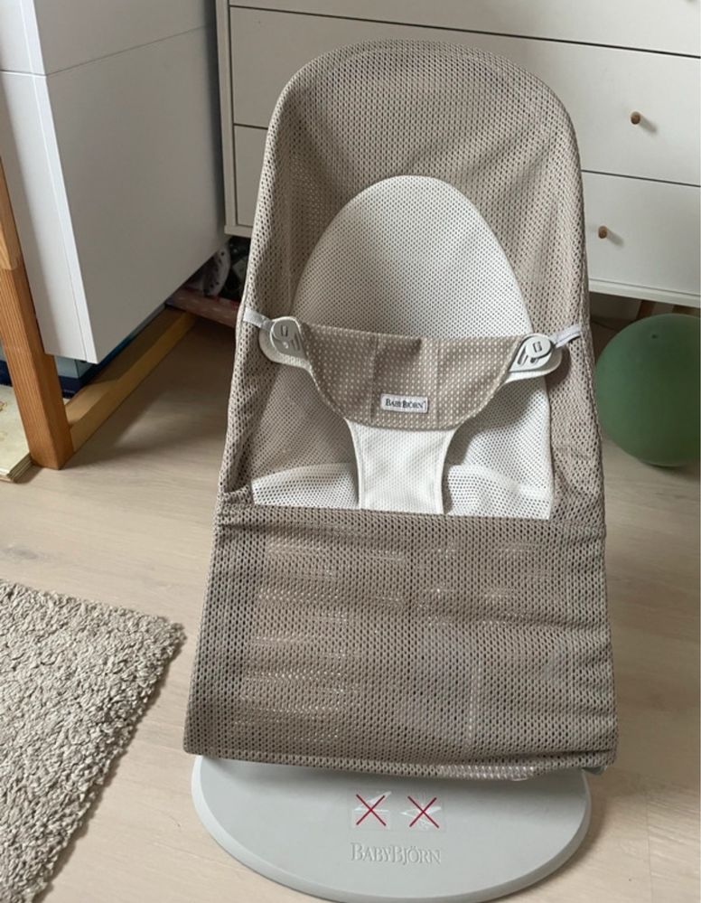 BabyBjörn, Balance Soft Mesh, leżaczek, szaro-beżowy jak nowy